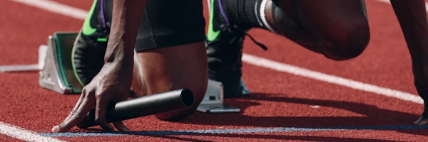 深度分析文章 - 足球战术板示意图